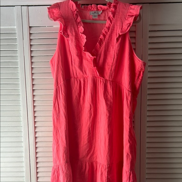 Vineyard Vines Dresses & Skirts - Vineyard Vines Pink Ruffle Midi Dress